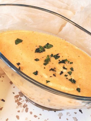 rahn sauce in a glass serving dish.